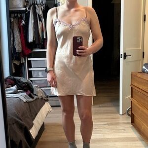 Elegant Light Pink Lace Trim Chemise